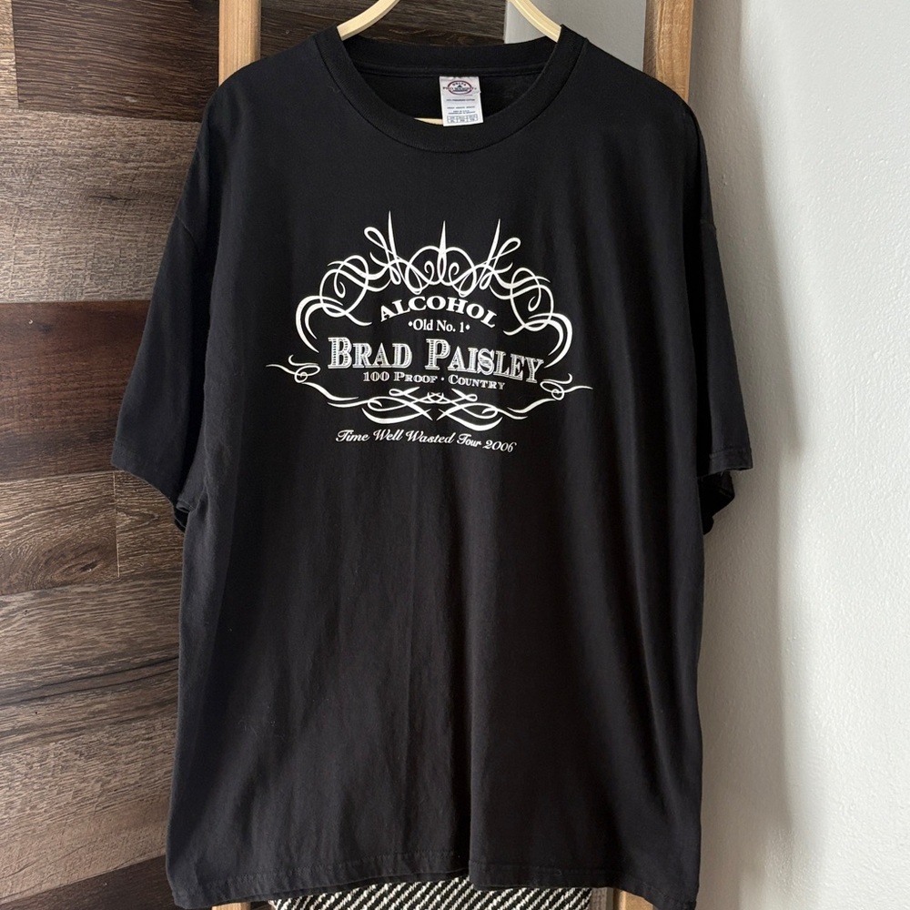 2006 Brad Paisley Time Well Wasted Tour Tee 🥃